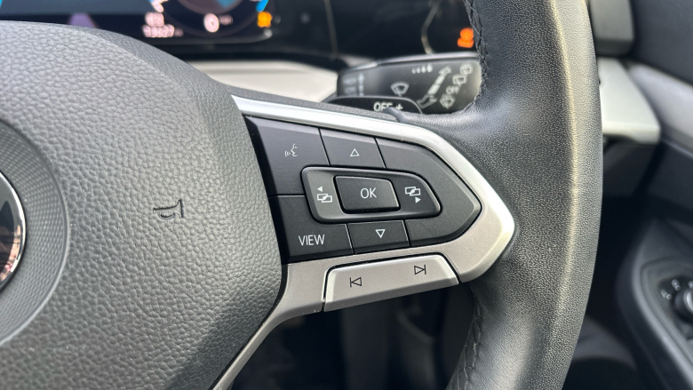 Volkswagen Golf 2.0 TDI Life 5dr DSG Diesel Hatchback